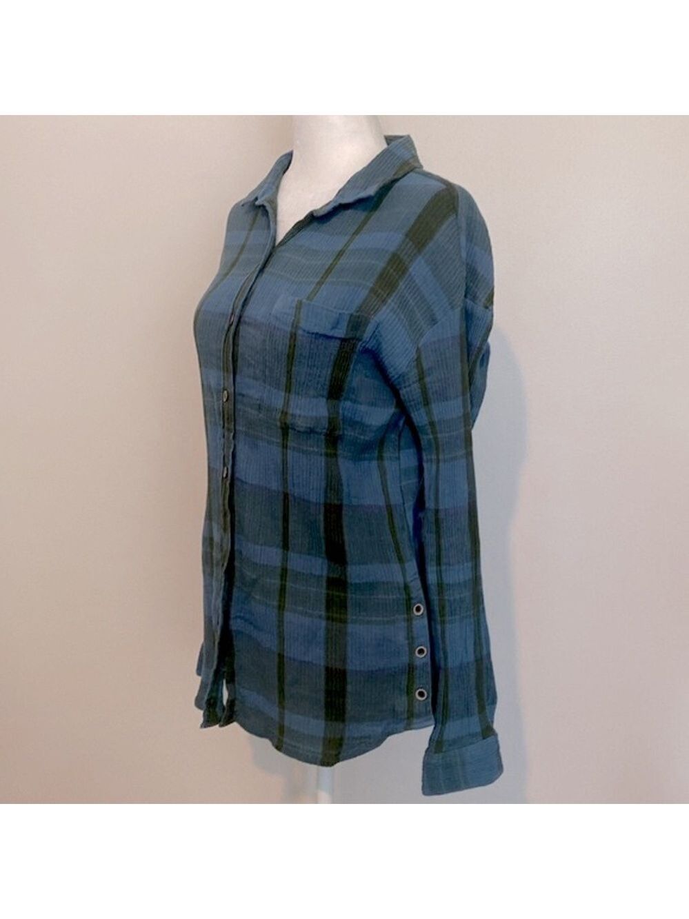 PrAna women’s blue note plaid Aconic organic cotton crinkle button down - Picture 3 of 10